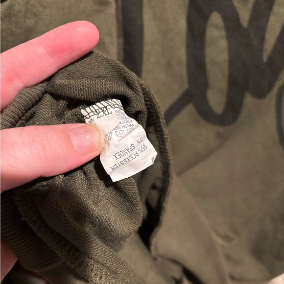 Off Shoulder Love Graphic Sweatshirt - Picture 3 of 3